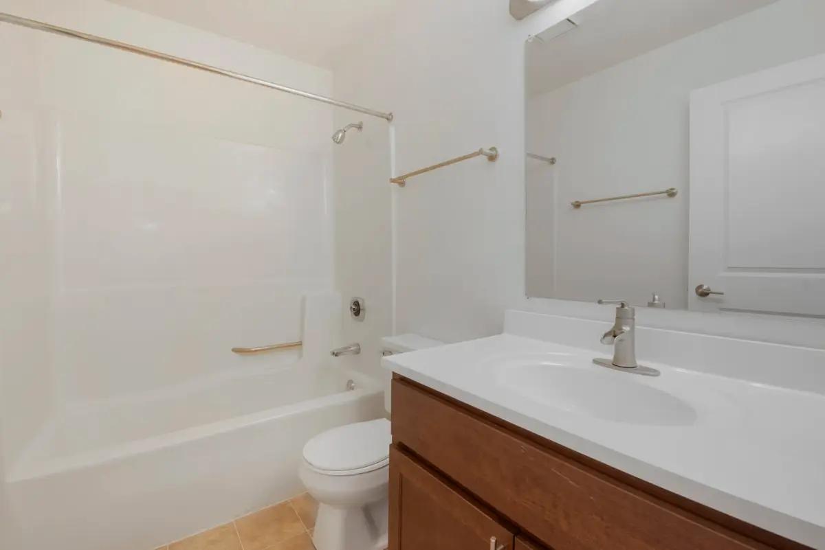 undefined apartments for rent - image - dsc_4714.webp2